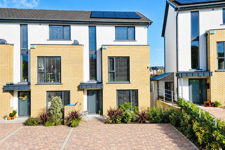 7 The Crescent, Green Hill, Clonhaston, Enniscorthy, Co. Wexford, Y21P6V3