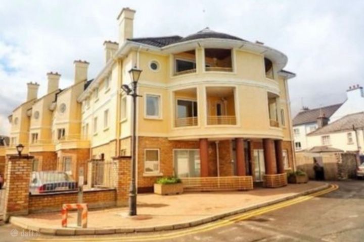 Shannon weir apartment town center , Athlone, Co. Westmeath