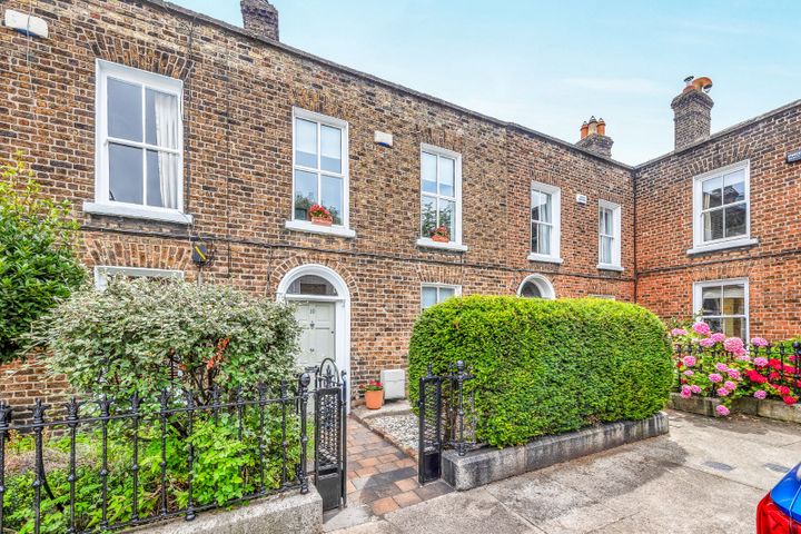 10 Albert Place East, Grand Canal St. Lower, Dublin, Dublin 2, Dublin