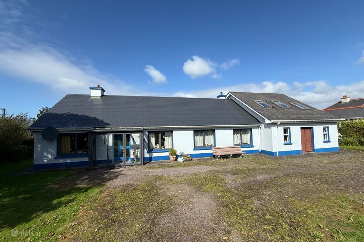 Burnham, Dingle, Co. Kerry, V92T3P1