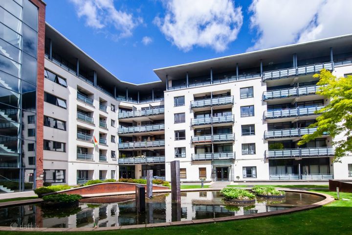 12 Barrow House, Custom House Square, Mayor Street Lower, IFSC, Dublin 1, D01Y338
