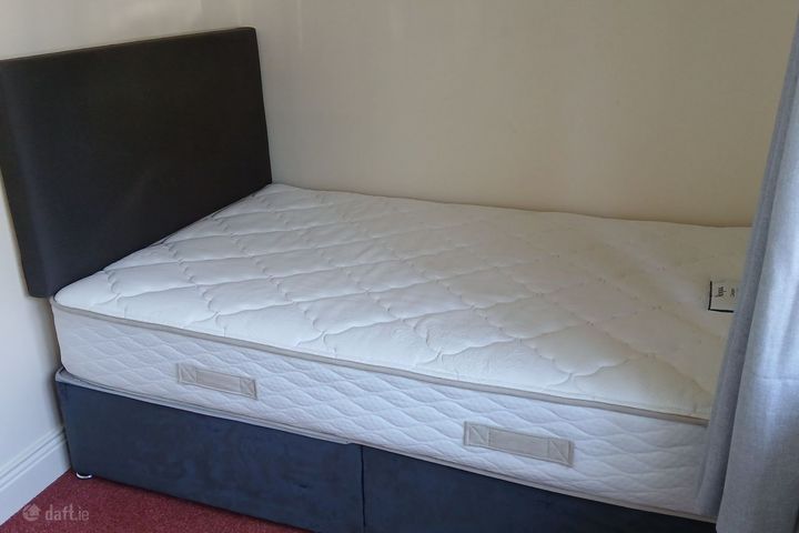 2 Hollygreen, Clonbalt Wood, Longford, Longford Town, Co. Longford