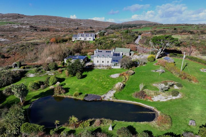Majos House, Enaughter, Goleen, Co. Cork, P81YH01