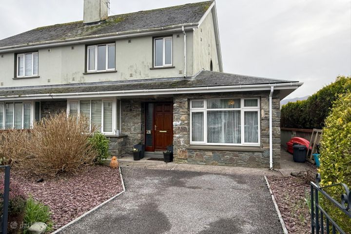 43 Lackabane Village, Fossa, Killarney, Co. Kerry, V93N727