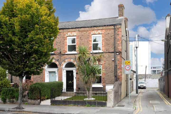 14 Grand Canal Street Upper, Ballsbridge, Dublin  4, Co. Dublin, D04K1W8