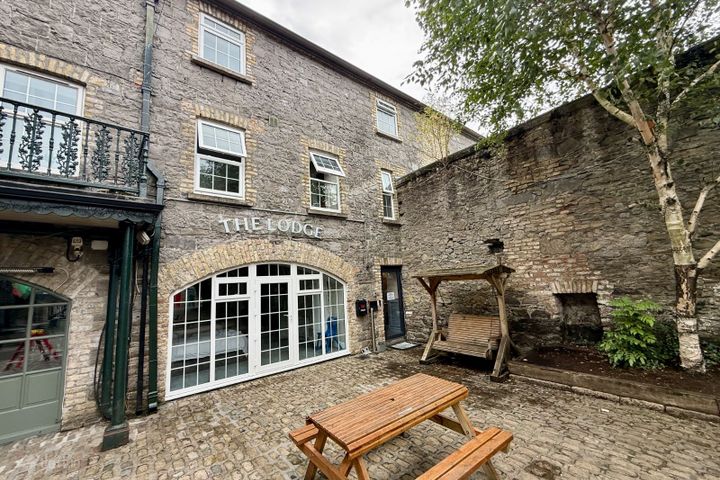 The Lodge, The Old Bond Store, Dillon Terrace, Ballina, Co. Mayo, F26N971