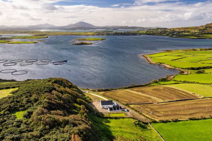 Dunvar House, Leatmore, Ballyheerin, Letterkenny, Co. Donegal, F92NHW7