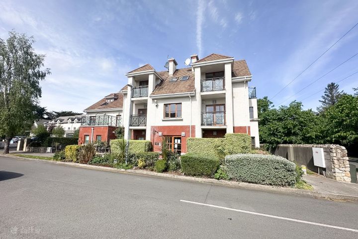 Cairnbrook Avenue, Carrickmines, Dublin 18