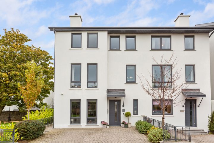 21 Broadlands, Ballinclea Road, Killiney, Dublin