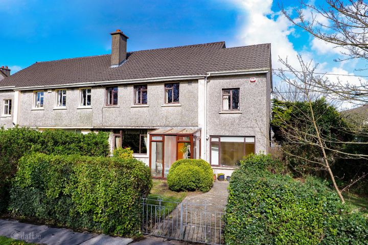 1 Devon Gardens, Salthill, Galway, H91DKN1