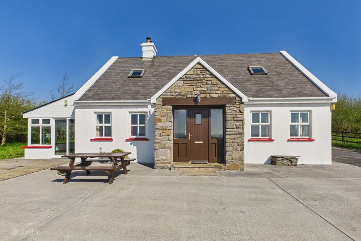 Moymore, Lahinch, Co. Clare, V95A3C9