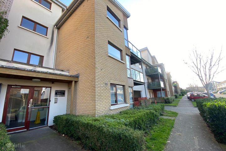 Hunters Hall, Hunters Wood, Ballycullen, Dublin 24