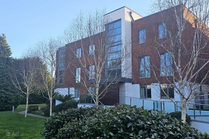 SHORT TERM LET up to 8 months - The Croft, Parc Na Silla Avenue, Loughlinstown, Co. Dublin
