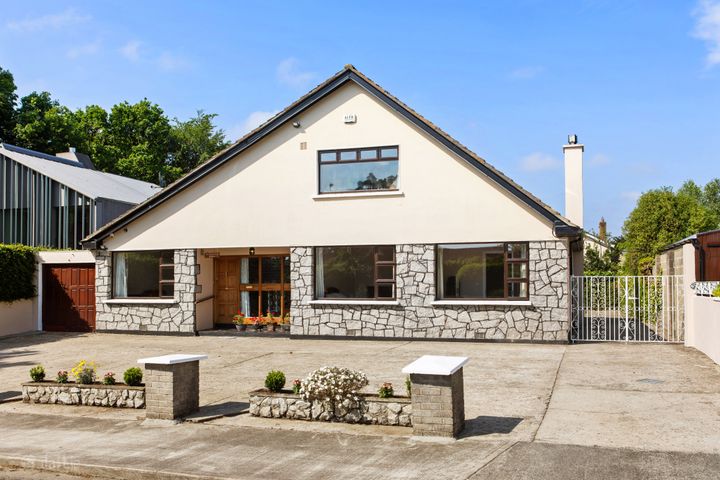 2 Stradbrook Lawn, Blackrock, Co. Dublin, A94K277