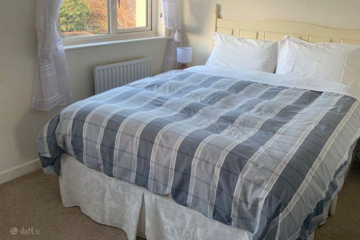 Ballinteer Avenue, Ballinteer, Dublin 16