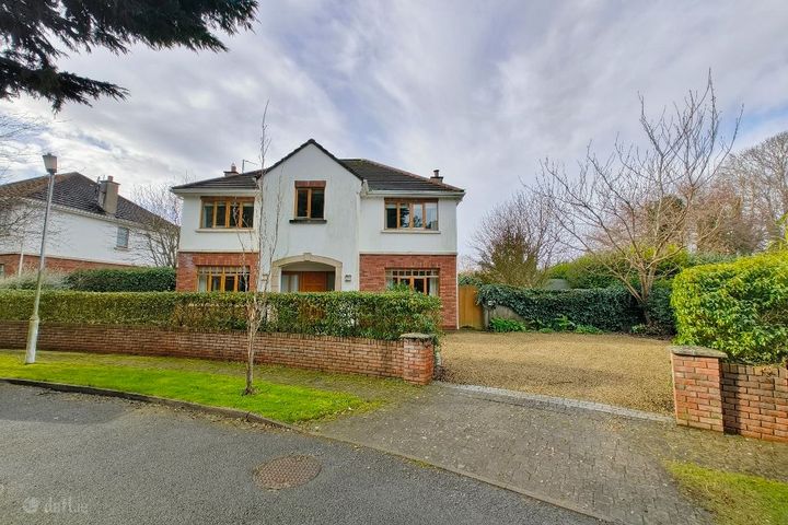 5 White Gables, Dublin 18, Loughlinstown, Co. Dublin