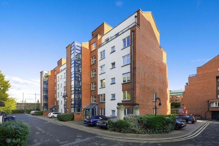  Hook Head, Custom House Harbour Apartments, IFSC, Dublin 1