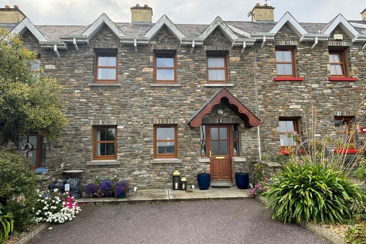 2 Sea Spray, Keelbeg, Union Hall, Union Hall, Co. Cork, P81PR50