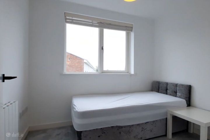 Bridge Avenue, Royal Canal Park, Dublin 15