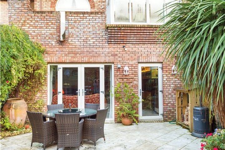 80 Waterloo Place, Waterloo Lane, Ballsbridge Dublin 4, Dublin 4, Dublin