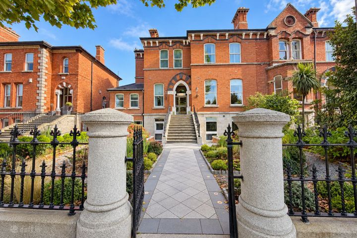 Roxford Lodge Hotel, 46 Northumberland Road, Ballsbridge, Dublin 4, D04V303