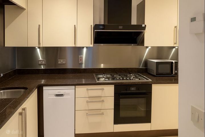 Occupancy till August at Apartment 152, Beechwood Court, Stillorgan, Blackrock, Leopardstown, Co. Dublin