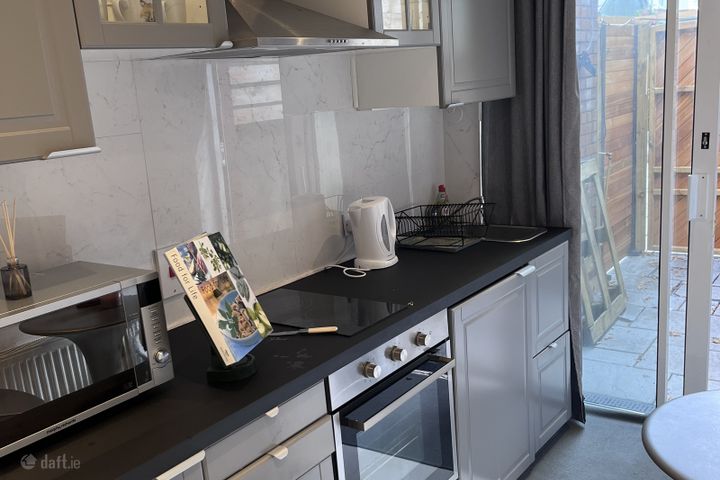 Warren Avenue, Castleknock, Castleknock, Dublin 15