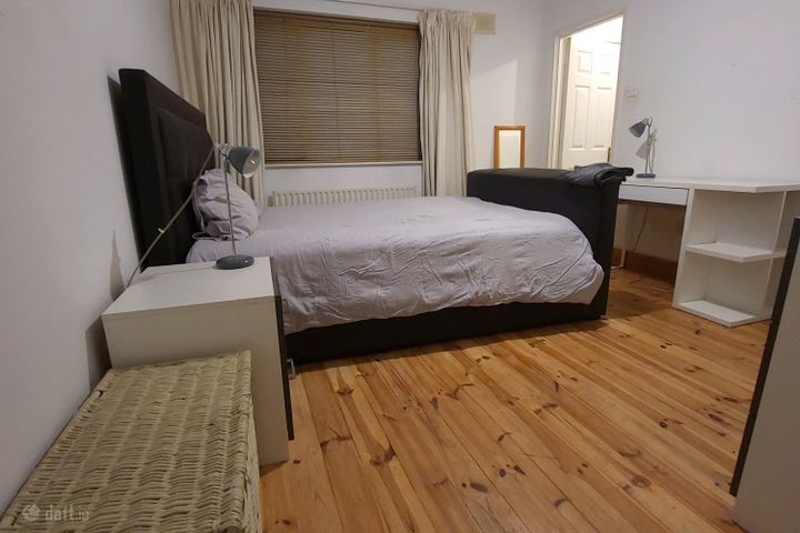 7 Tynan Hall Avenue, Kingswood, Co. Dublin