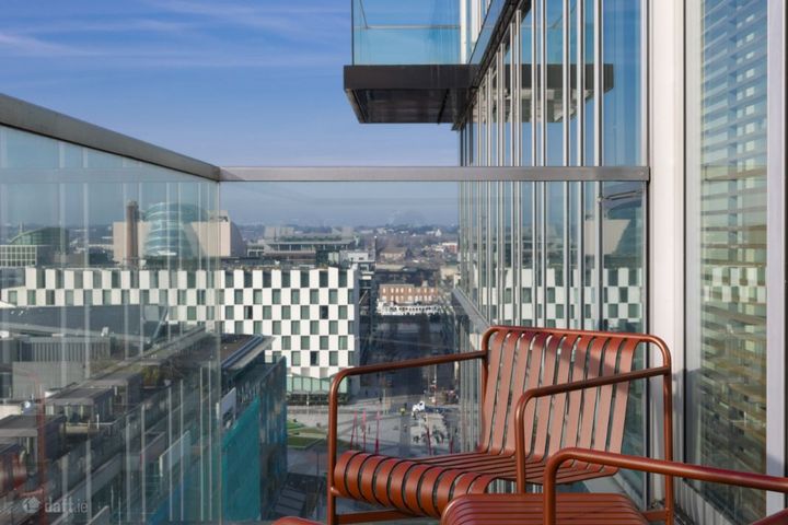 Alto Vetro, Grand Canal Square, Dublin 2