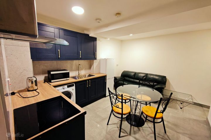 Jetland shipping center,  An Cluain, Clonmacken, Limerick City Centre