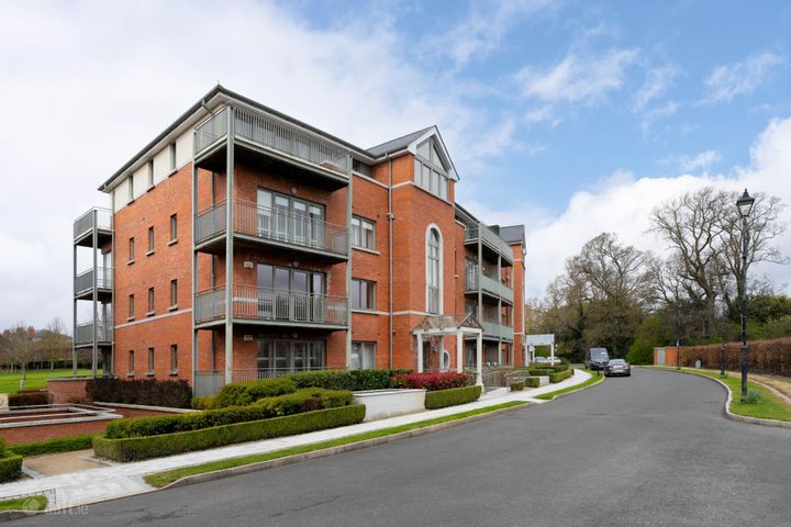 4 Maple Lodge, Farmleigh Woods, Castleknock, Dublin 15, Co. Dublin