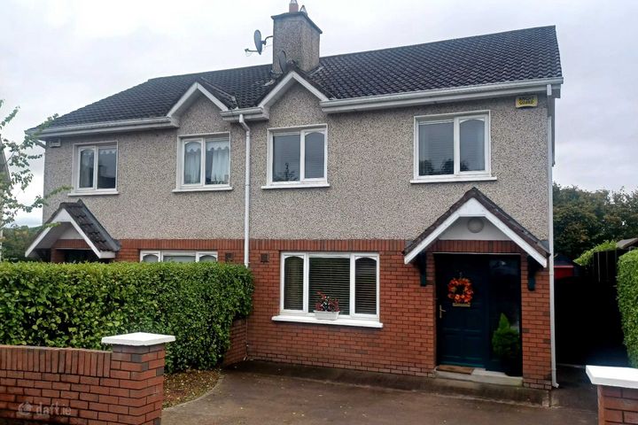 5 The Heathers, Classes Lake, Ovens, Cork