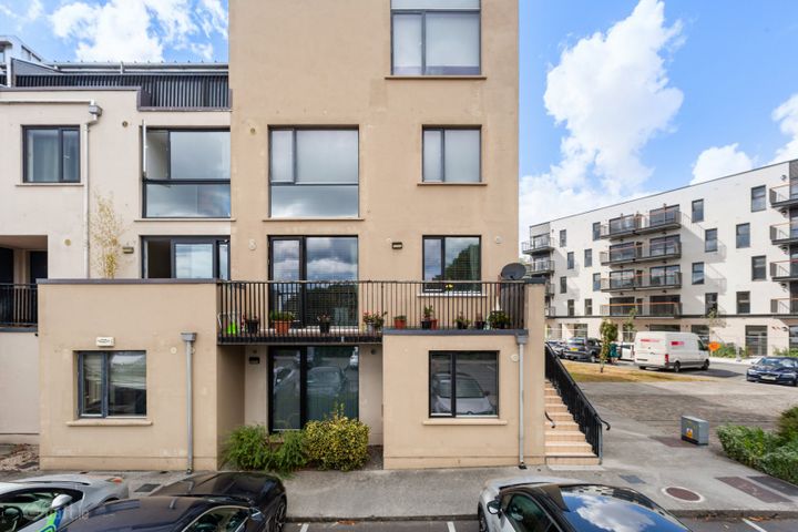 12 Parkview Green, Finglas, Dublin 11, D11NR76
