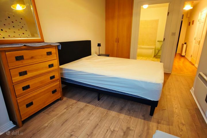 Jetland shipping center,  An Cluain, Clonmacken, Limerick City Centre