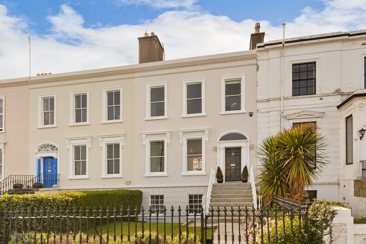 8 Clifton Terrace, Seapoint Ave, Monkstown, Dublin