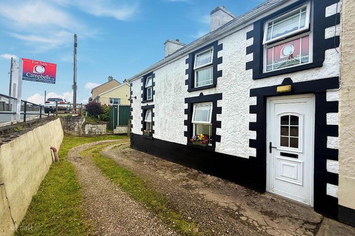 3 Castle Row, Main St, Dungloe, Co. Donegal, F94ET65