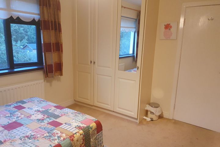 6 Lakeside Park, Naas, Co. Kildare