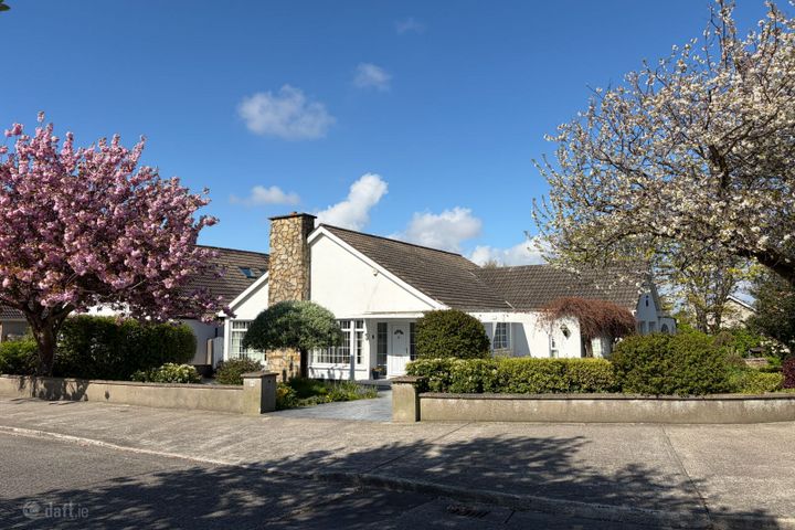 54 Carrickbrack Hill, Sutton, Sutton, Dublin 13, D13Y9N7