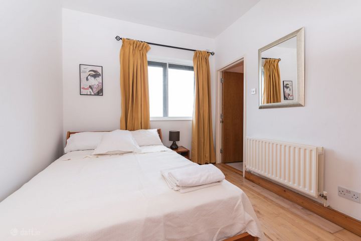 Custom House Square, Mayor Street Lower, I.F.S.C., IFSC, Dublin 1