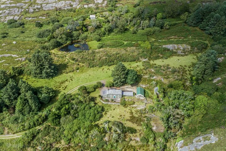 Lucy's Farmhouse, Gloun, Schull, Dunmanus, Co. Cork, P81XK24