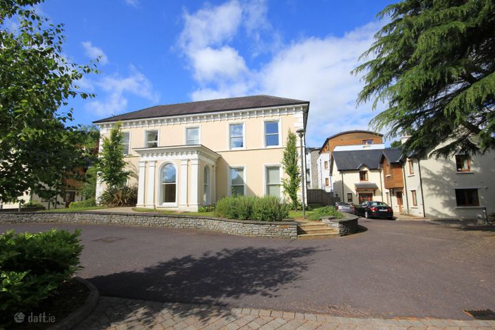 4 Douglas House, Maryborough Hill, Rochestown, Co. Cork