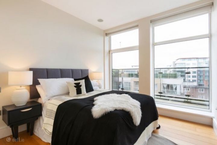 Apartment 161, Adelaide Square, Whitefriar Street, Dublin 2