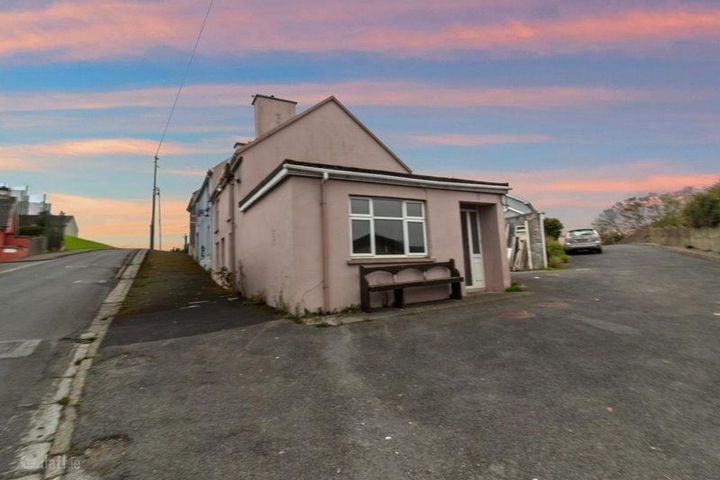 4 Bogbere Street, Ennistymon, Co. Clare, V95F2X7