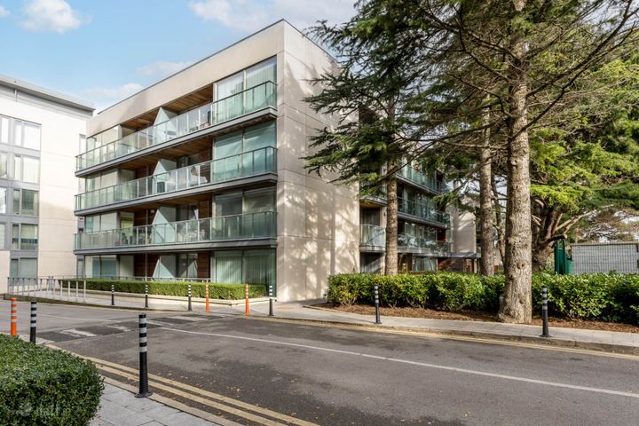Apt 27, Lapwing, Thornwood, Booterstown Avenue, Blackrock, Co. Dublin