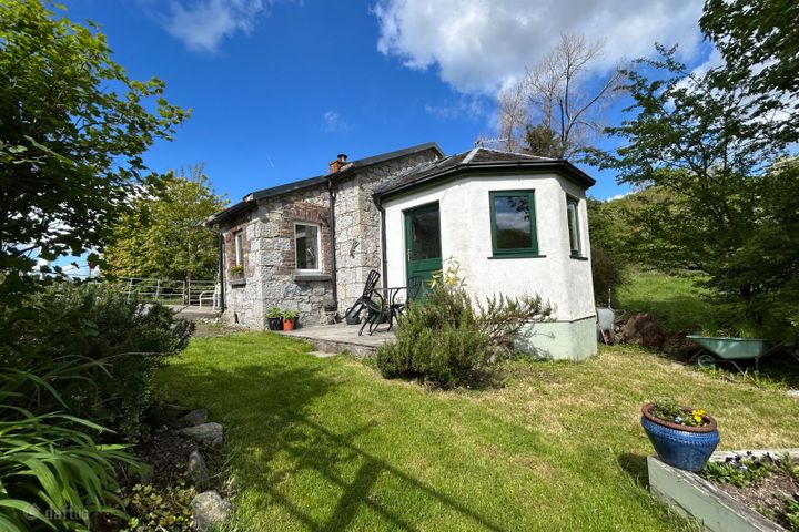 'Railway Cottage' Ballinteenoe, Carrigatoher, Nenagh, Co. Tipperary, E45TY47