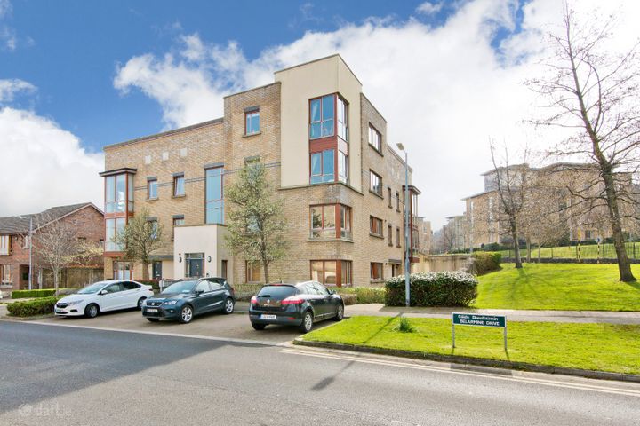 2J Belarmine Drive, Stepaside, Dublin 18, D18TX27