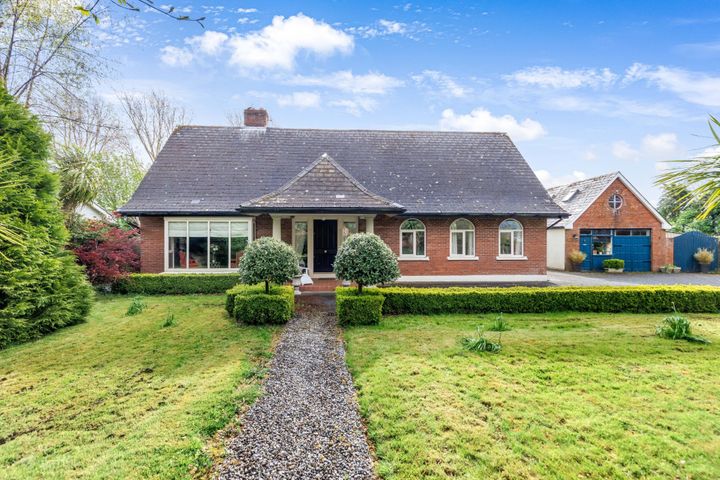 Marfield Lodge On Approx 9.96 Acres/4.03 Ha, Mooretown, Ratoath, Co Meath, A85T210