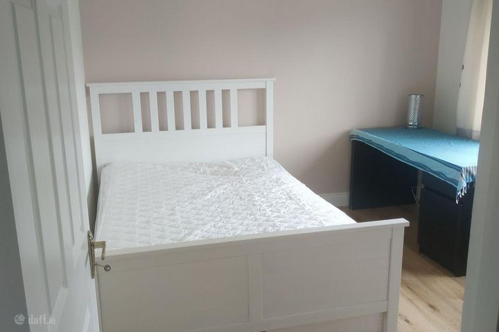 20 The Pines, Bridgemount, Carrigaline, Co. Cork
