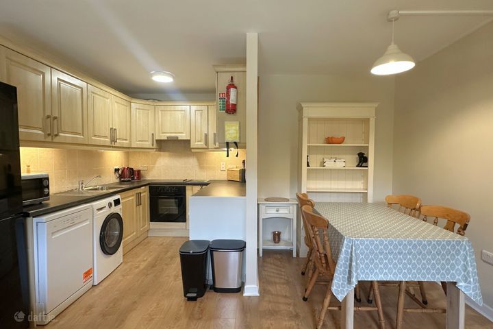 5 Emerson Court, Emerson Avenue, Salthill, Galway