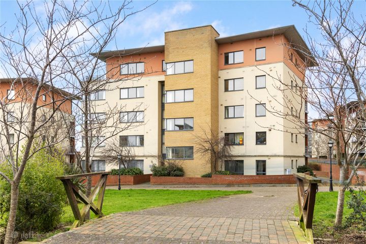 43 The Oval, Tullyvale, Dublin18, D18X573